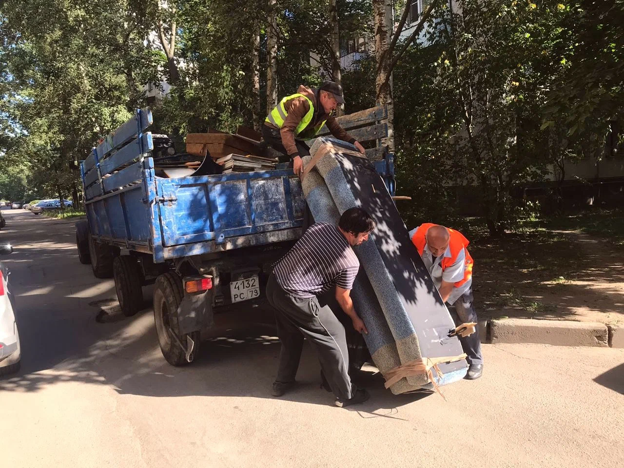 Профессиональный вывоз крупногабаритного мусора в Новосибирске в октябре