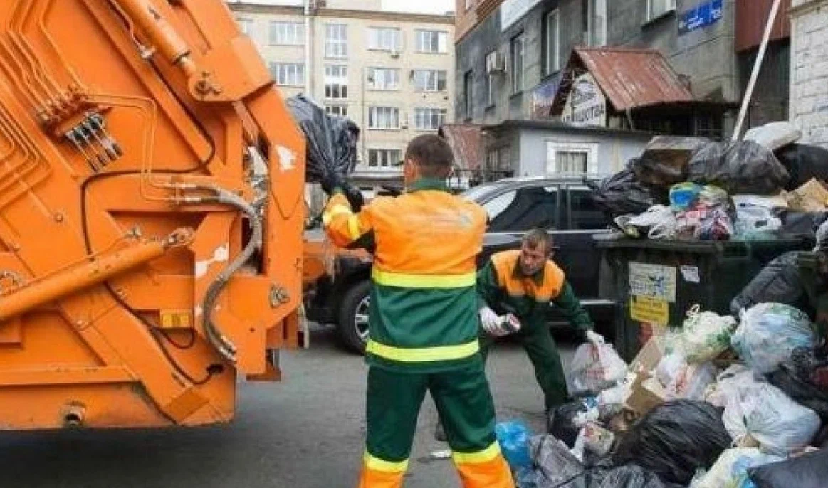 Срочный вывоз мусора в Новосибирске от ПроМусор — заказ день в день от 2897 руб., грузчики, цена