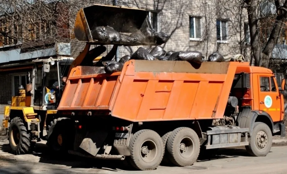 Вывоз мусора грузовым фургоном 5 тонн в Новосибирске – ПроМусор, аренда, цена от 1576 руб
