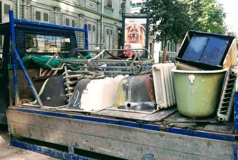 Вывоз старой сантехники в Новосибирске от ПроМусор: быстро, недорого от 559 руб., утилизация и грузчики