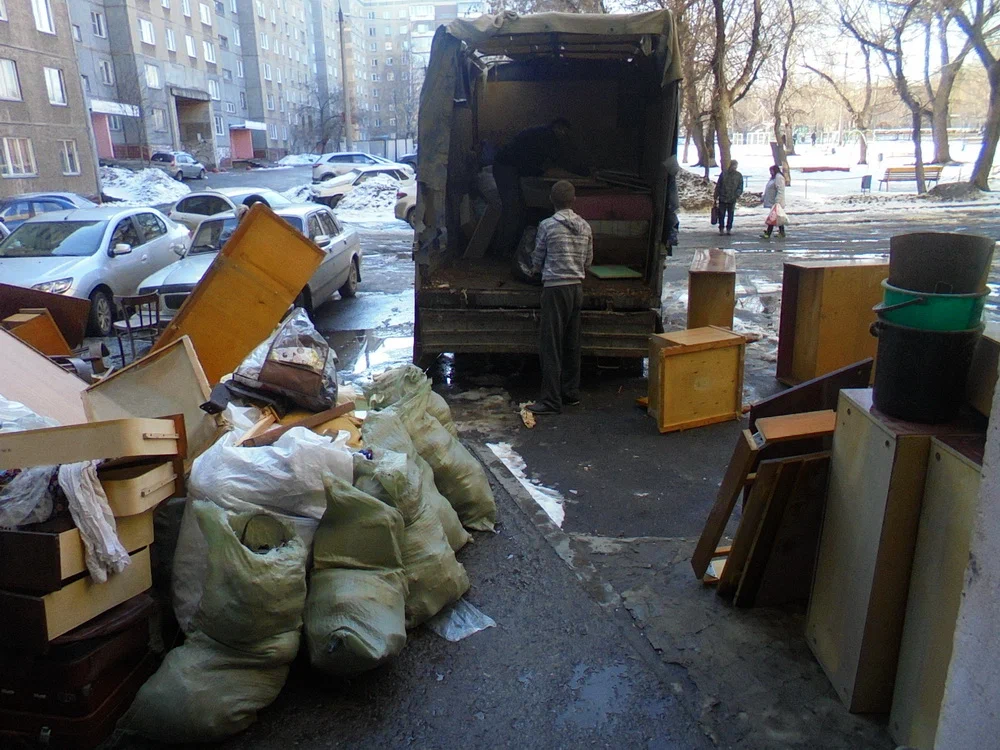 Вывоз мусора из подвала с утилизацией в Новосибирске в октябре
