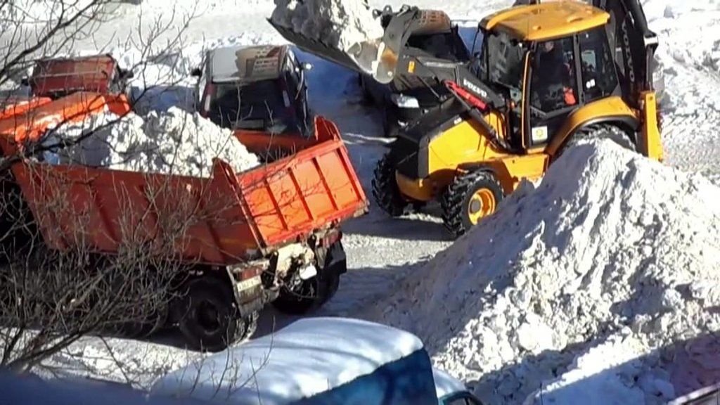 Вывоз снега с погрузкой в Новосибирске для организаций и частных лиц в октябре
